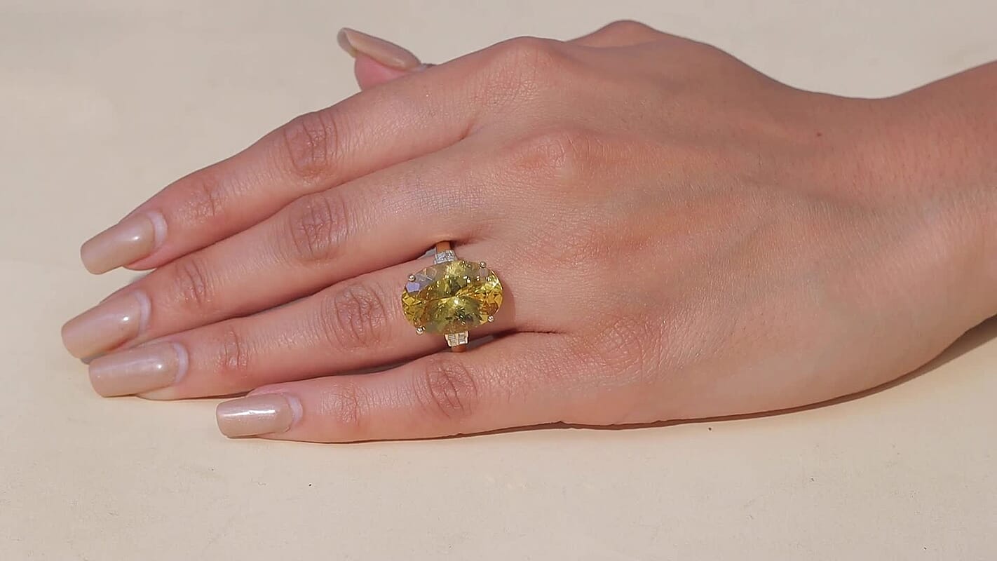 Luxoro 10K Yellow Gold Premium Golden Apatite, Diamond (I2) Ring (Size 6.0) 8.80 ctw