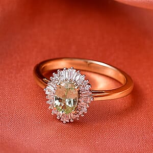 Luxoro Premium Tanzanian Mint Garnet and Diamond I2 1.10 ctw Light Burst Ring in 10K Yellow Gold (Size 6.0)