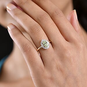 Luxoro Premium Tanzanian Mint Garnet and Diamond I2 1.10 ctw Light Burst Ring in 10K Yellow Gold (Size 6.0)