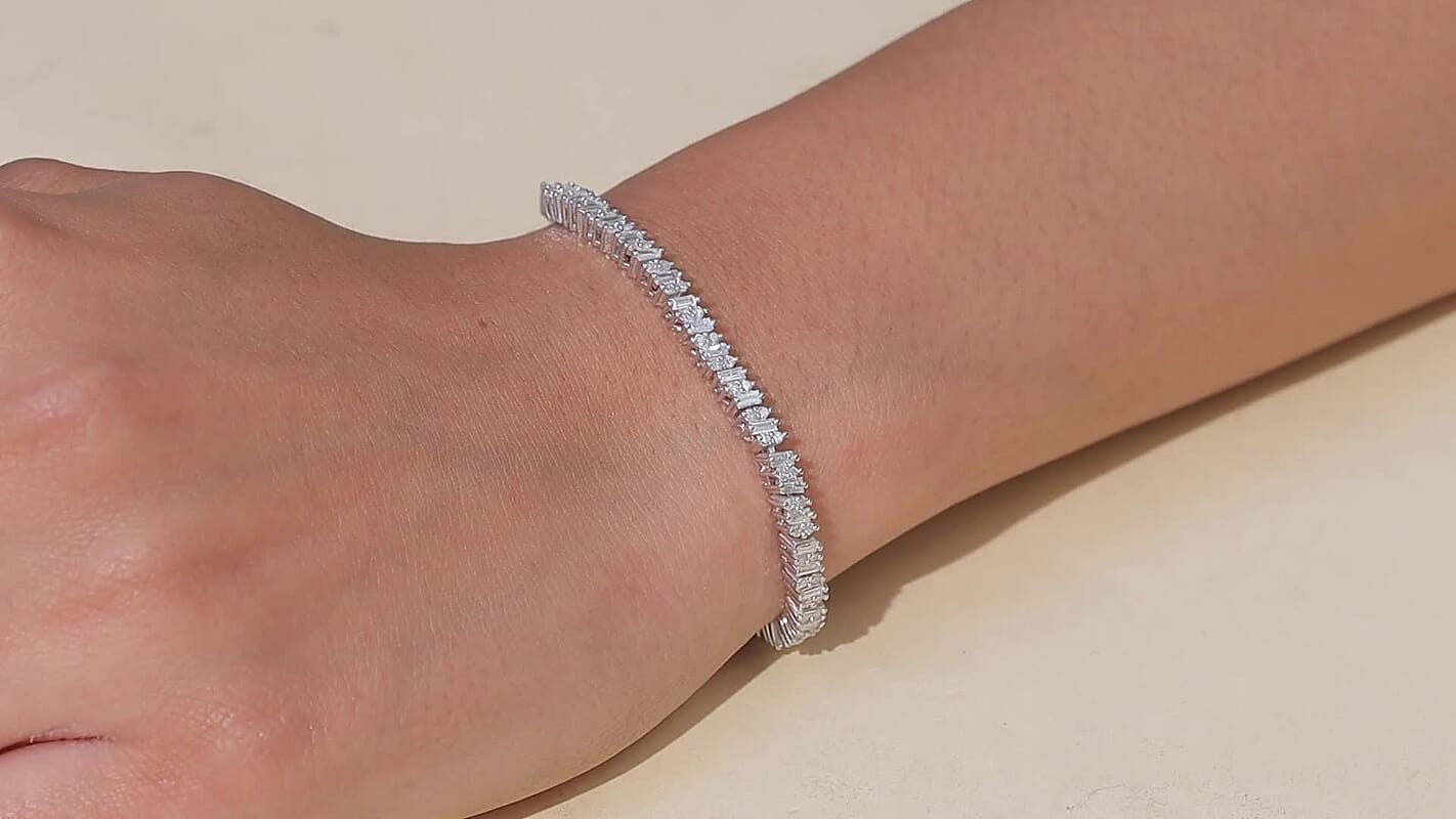 Luxuriant Lab Grown Diamond (G-H, SI) Matrix Line Bracelet in Rhodium Over Sterling Silver (7.25 In) 3.50 ctw