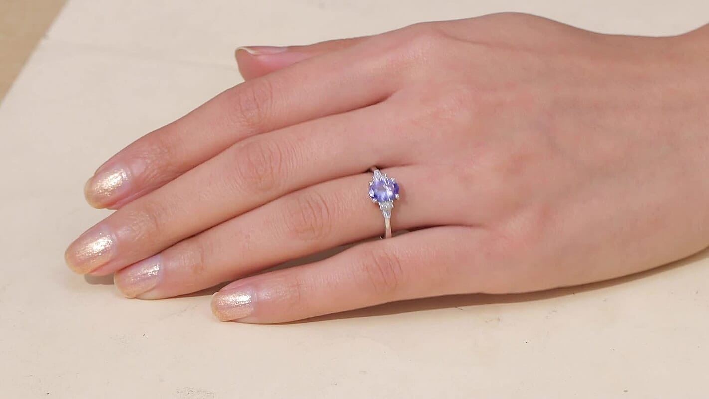 Tanzanite, Luxuriant Lab Grown Diamond (G-H, SI) Midnight Blue Ring in Rhodium Over Sterling Silver (Size 10.0) 1.30 ctw