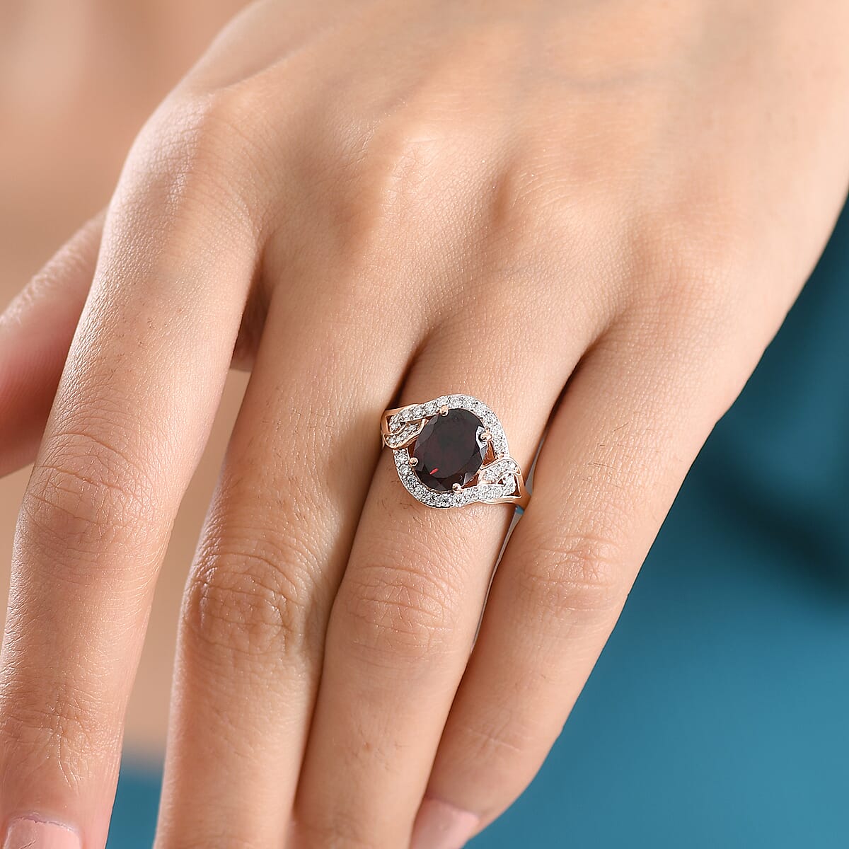 D'Joy Premium Mozambique Garnet, Moissanite Ring in 18K Vermeil RG Over Sterling Silver (Size 6.0) 3.50 ctw image number 2