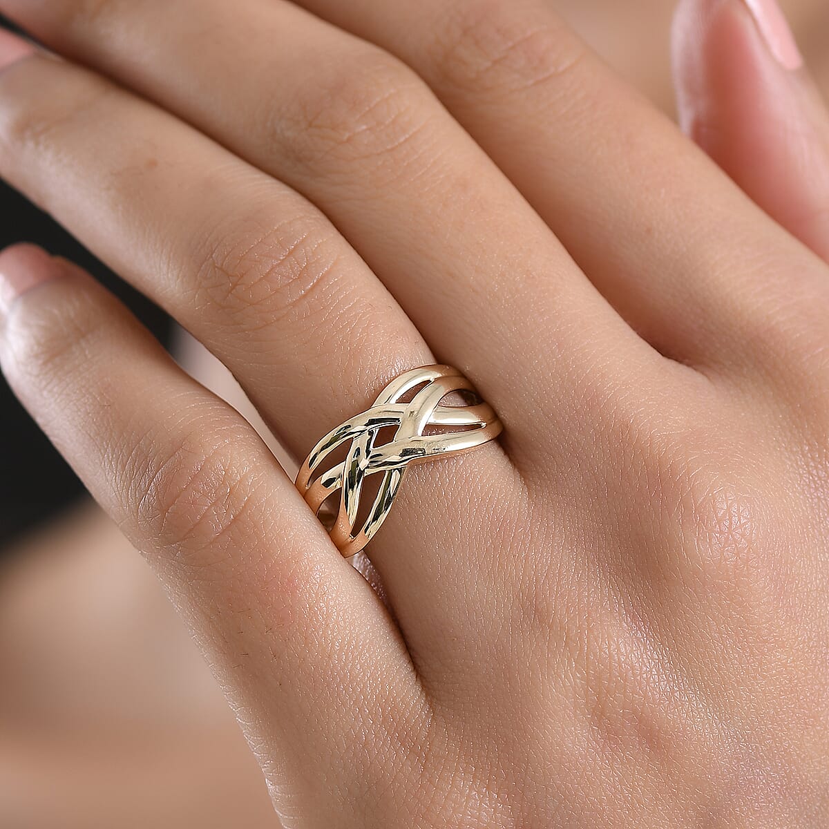 Luxoro Bridge Crossover Ring in 10K Yellow Gold (Size 6.0) 3.10 Grams image number 2