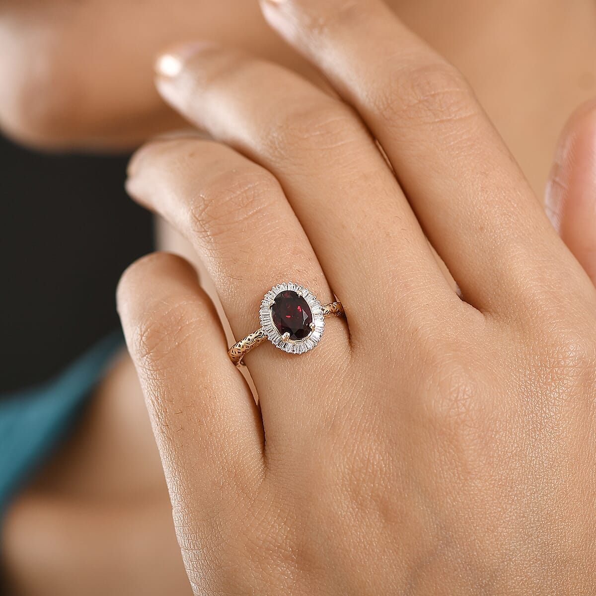 Mirage Collection Premium Anthill Garnet and Diamond I2 2.00 ctw Ring in 10K Yellow Gold (Size 8.0) image number 2