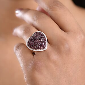 D'Joy Premium Anthill Garnet and Moissanite 3.50 ctw Heart Ring in 18K Vermeil Rose Gold Over Sterling Silver (Size 10.0) (Del. in 5-7 Days) 