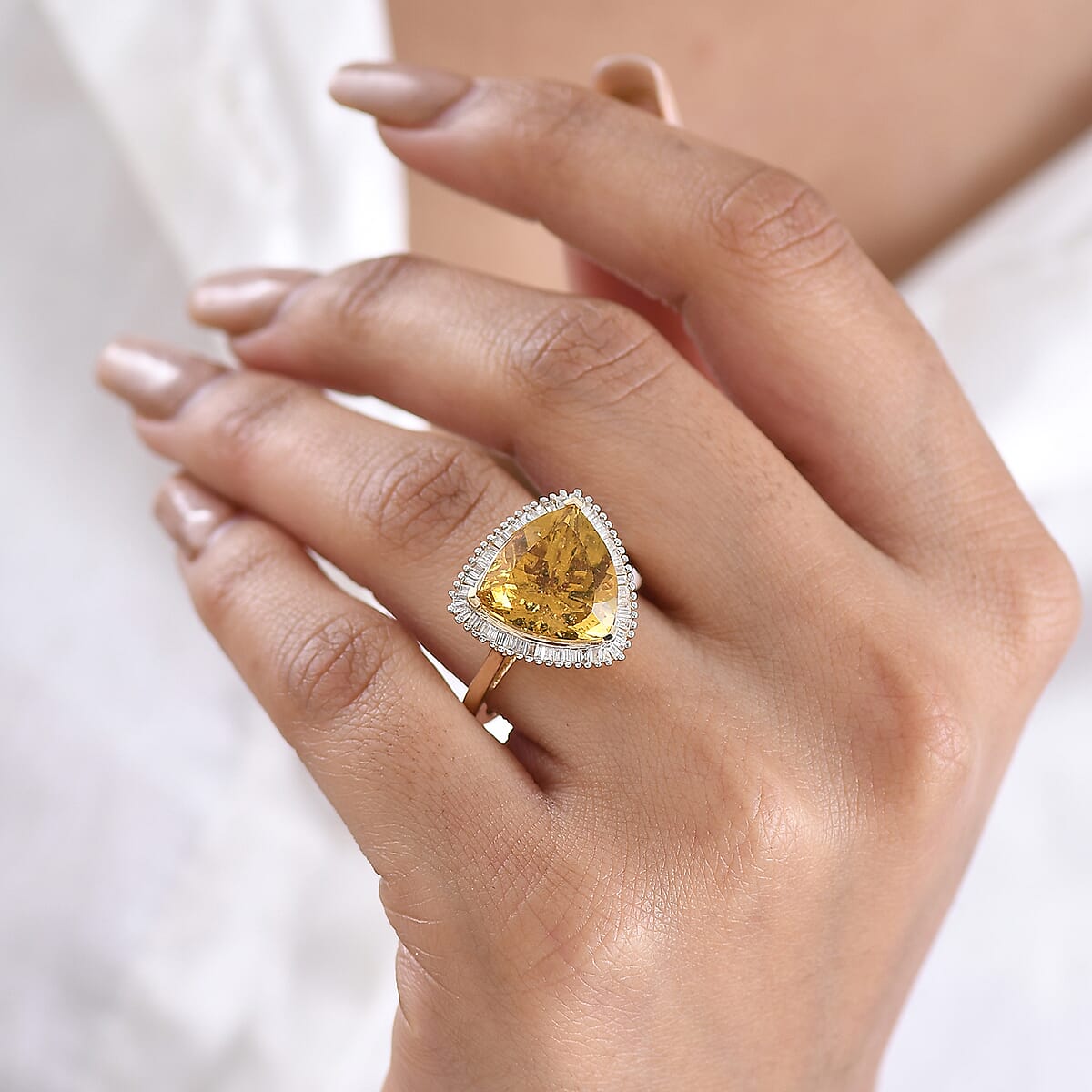 Luxoro Premium Golden Apatite and Diamond G-H I2 7.80 ctw Solar Crown Ring in 10K Yellow Gold (Size 7.0) image number 2