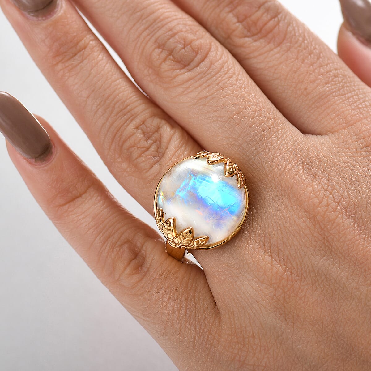 Rainbow Moonstone 20.25 ctw Ring in 18K Vermeil Yellow Gold Over Sterling Silver 20.00 (Size 8.0) image number 2