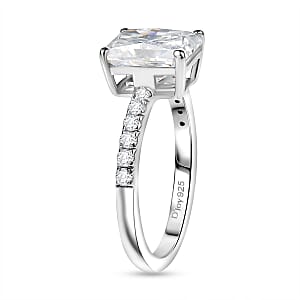 D'Joy Moissanite 2.60 ctw Ring in Rhodium Over Sterling Silver (Size 6.5)