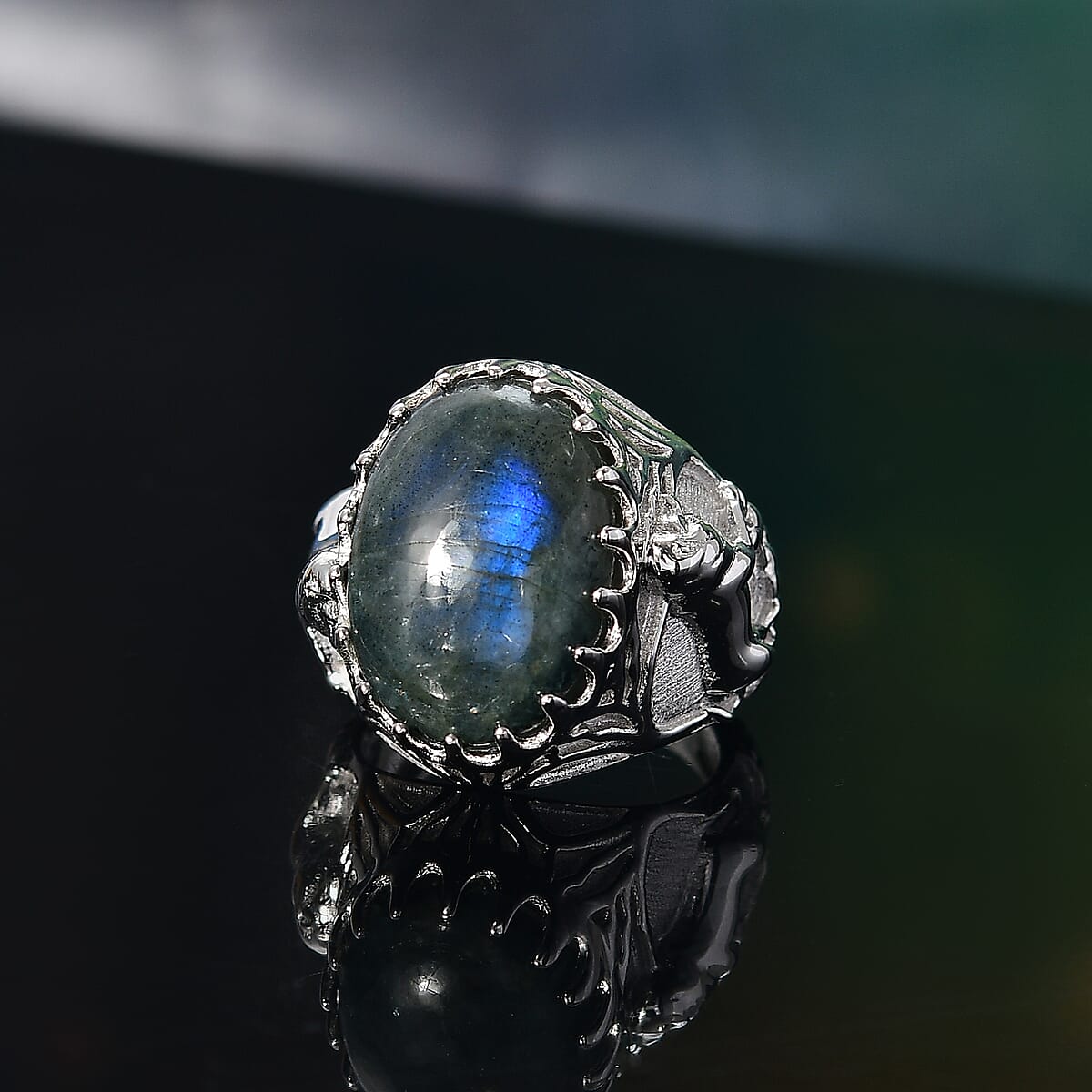 AAA Malagasy Labradorite 13.25 ctw Solitaire Ring in Rhodium Over Sterling Silver (Size 8.0) image number 1