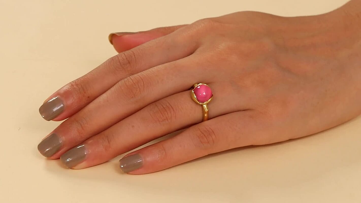 Mulberry Moonstone 4.00 ctw Solitaire Ring in 18K Yellow Gold Plating Sterling Silver (Size 8.0)