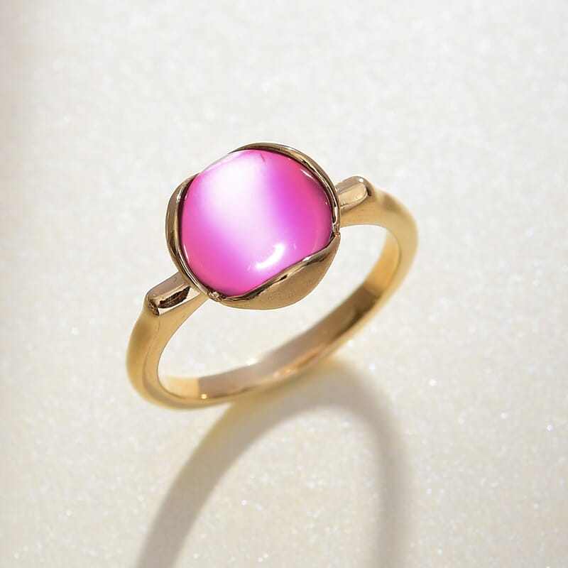 Mulberry Moonstone 4.00 ctw Solitaire Ring in 18K Yellow Gold Plating Sterling Silver (Size 8.0)