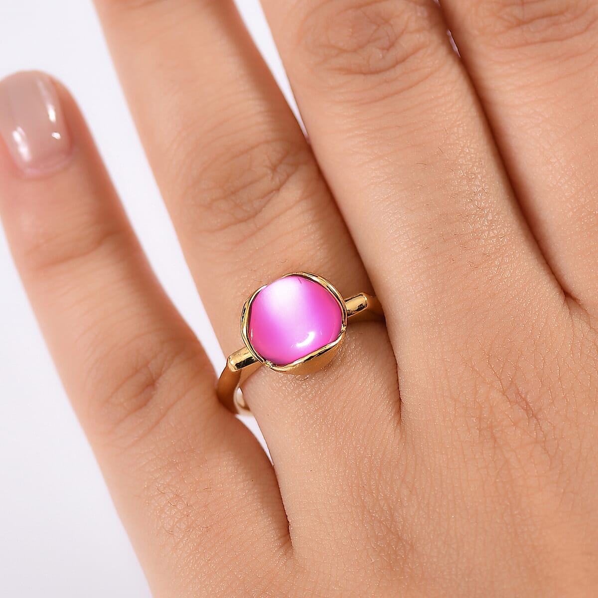 Mulberry Moonstone 4.00 ctw Solitaire Ring in 18K Yellow Gold Plating Sterling Silver (Size 8.0) image number 2