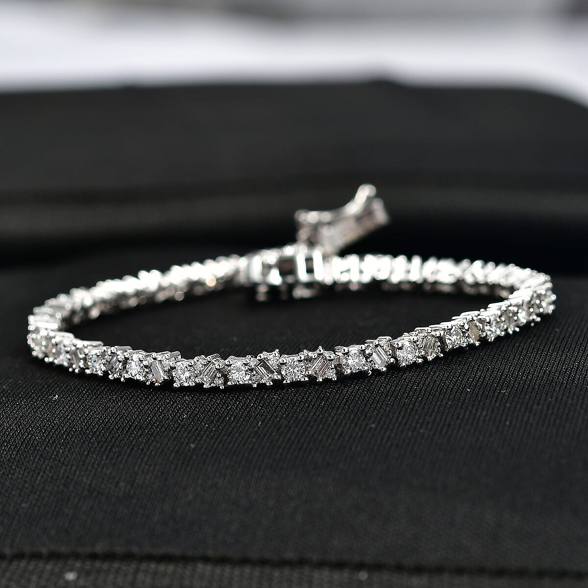 Luxuriant Lab Grown Diamond G-H SI 2.75 ctw Romanesque Line Bracelet in Rhodium Over Sterling Silver (7.25 In) image number 1