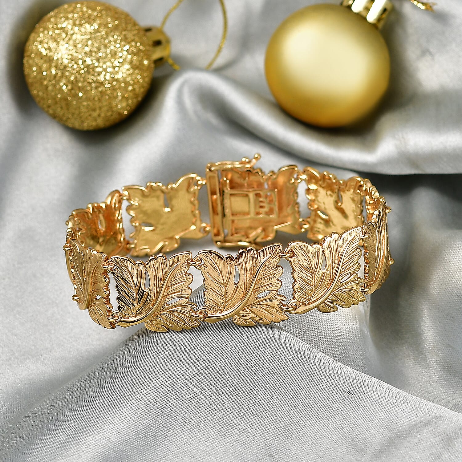 EverTrue Bronzella Collection Golden Laurel Leaf Bracelet in 18K YG Plated Bronze (7.50 In)