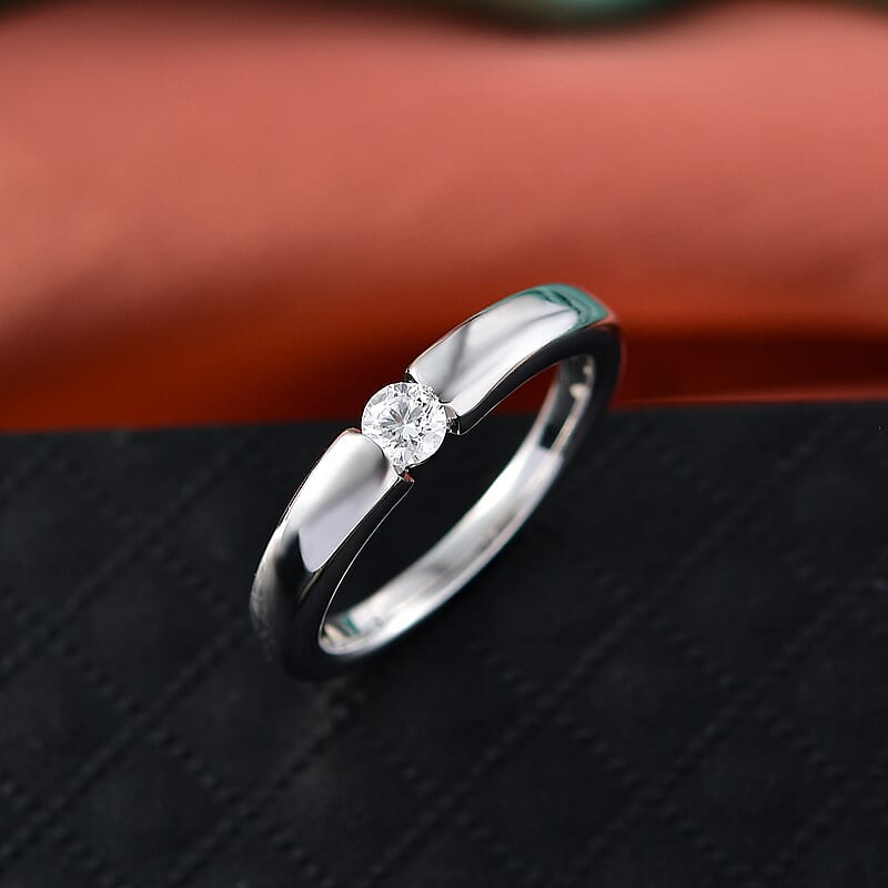 Luxuriant Lab Grown Diamond G-H, SI 0.15 ctw Ring in Rhodium Over Sterling Silver (Size 7.0)