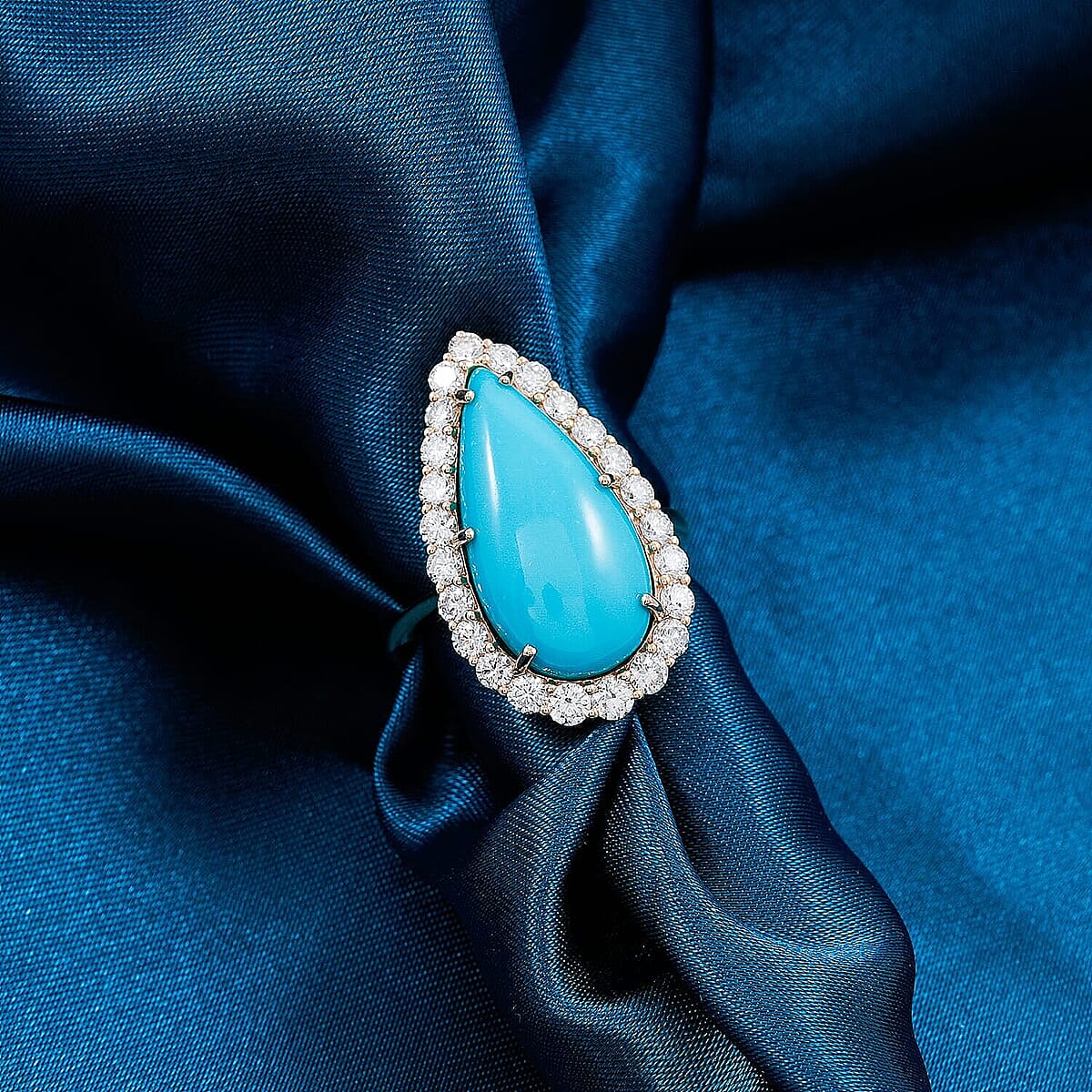 Certified & Appraised AAA Sleeping Beauty Turquoise and Luxuriant Lab Grown Diamond E-F VS 7.36 ctw Ring in 10K Yellow Gold (Size 11.5) 4.06 Grams image number 1