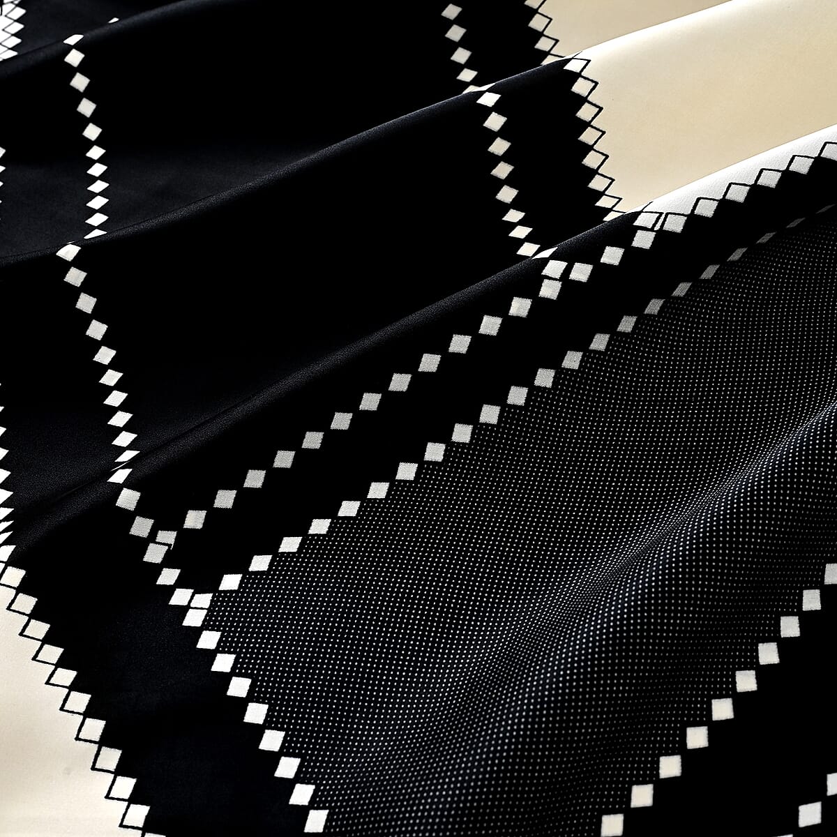 La Marey Black and White Silk Feeling Kaftan image number 3