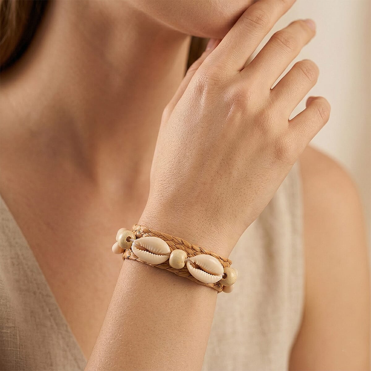 White Shell Pearl, Wooden Rattan Bracelet (7.50 In) image number 2