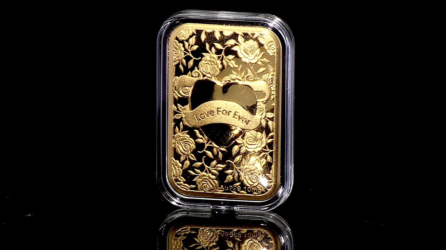 24K Gold Heart – Love Forever Embossed Sheet (31 × 45.5mm) 10mg