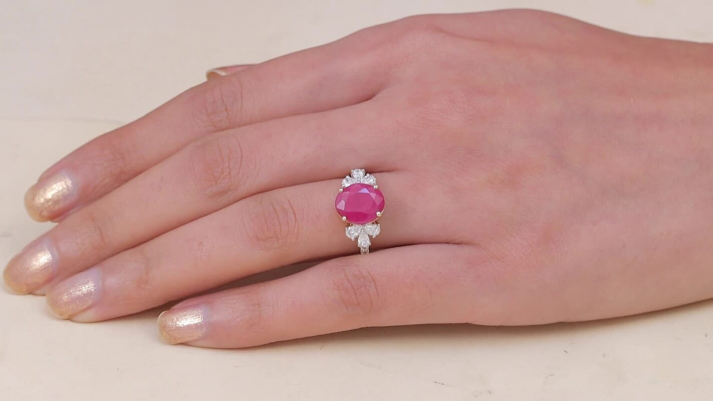 Certified & Appraised 10K Yellow Gold AAA Montepuez Ruby, Luxuriant Lab Grown Yellow and White Diamond (0.40 cts) (SI) Ring (Size 10.0) 4.60 ctw