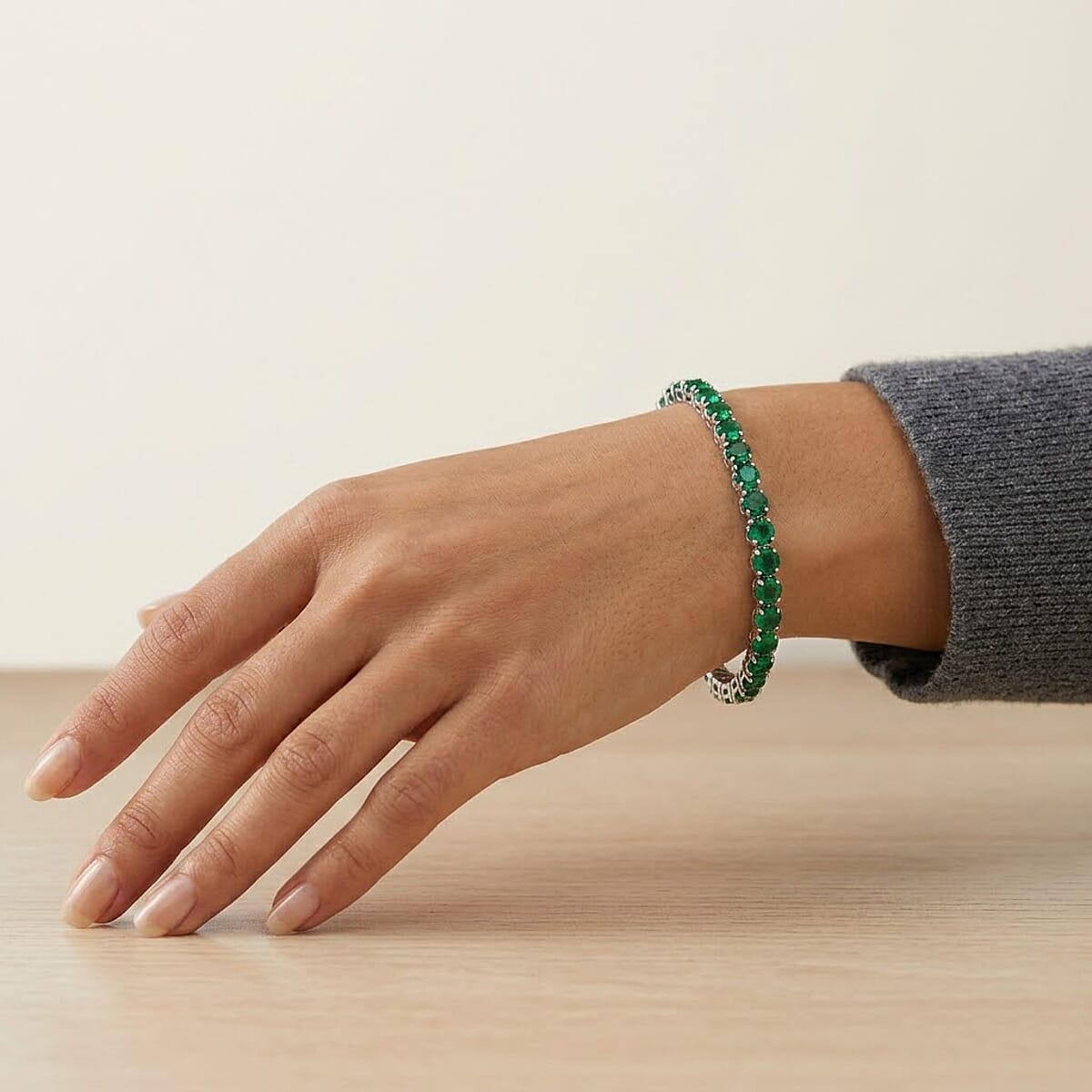 Simulated Green Diamond Bracelet in Silvertone (7.50 In) image number 2