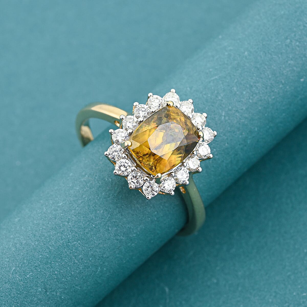 Certified & Appraised AAA Platinum Sphene and Luxuriant Lab Grown Diamond G-H SI 3.24 ctw Ring in 10K Yellow Gold (Size 10.0) image number 1