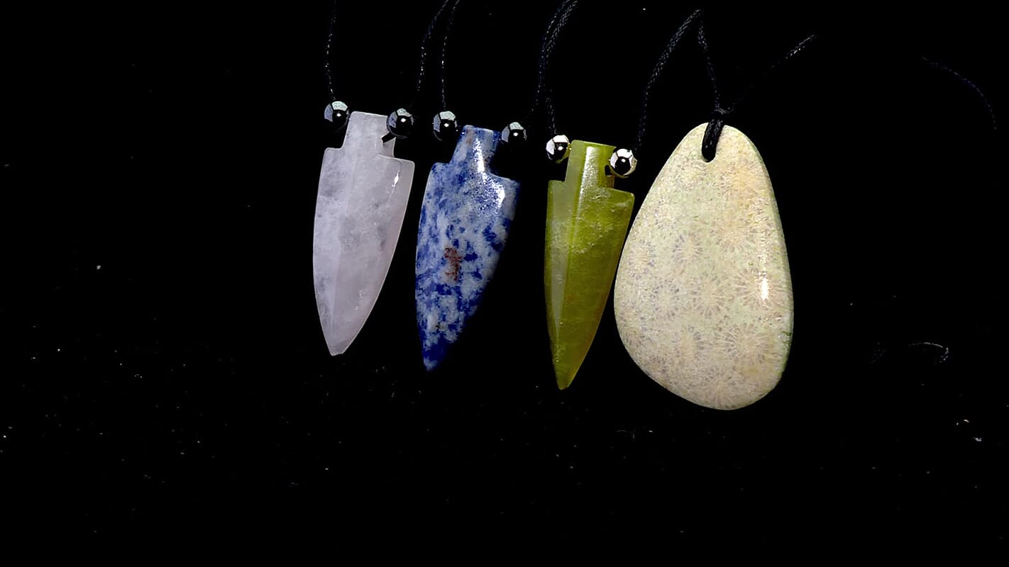 Arrowhead Jade and Lava Stone 36.00 ctw Adjustable Black Cord Necklace (14 Inches)