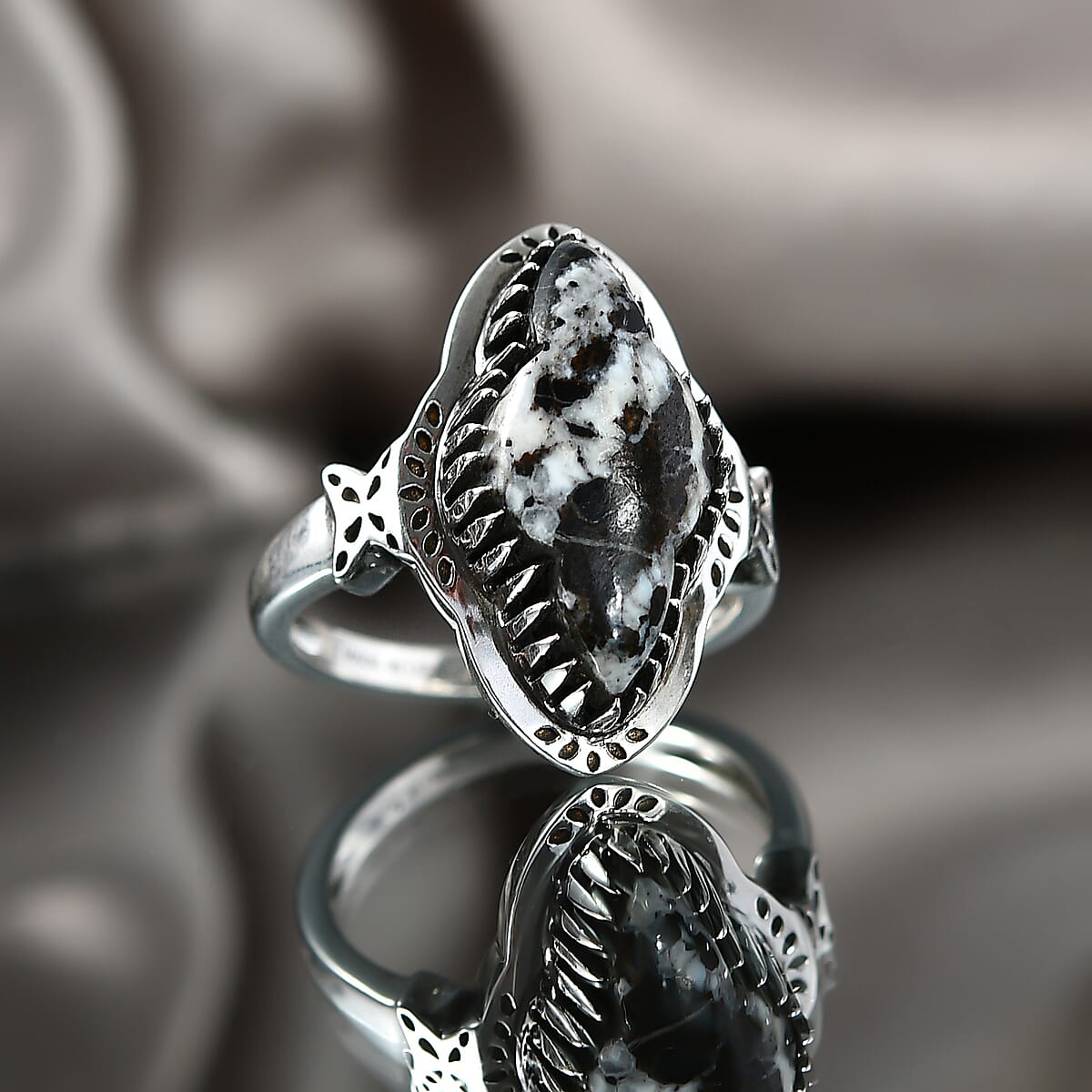 D'Joy Artisan Crafted Premium White Buffalo 6.40 ctw Ring in Sterling Silver (Size 7.0) image number 1