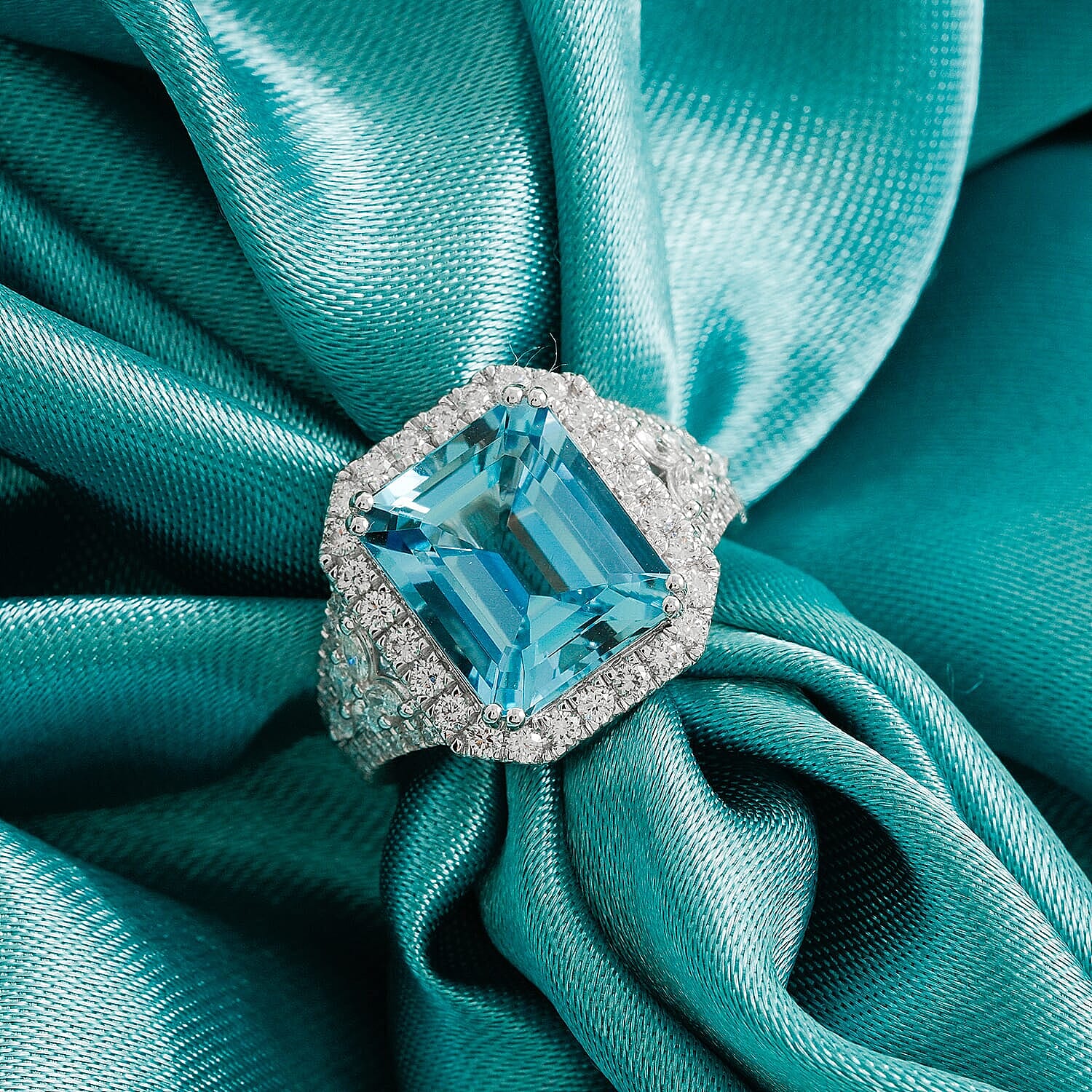 Chairman Collection Certified & Appraised Rhapsody AAAA Santa Maria Aquamarine and E-F VS Diamond 6.47 ctw Ring in 950 Platinum (Size 6.0) 11.76 Grams