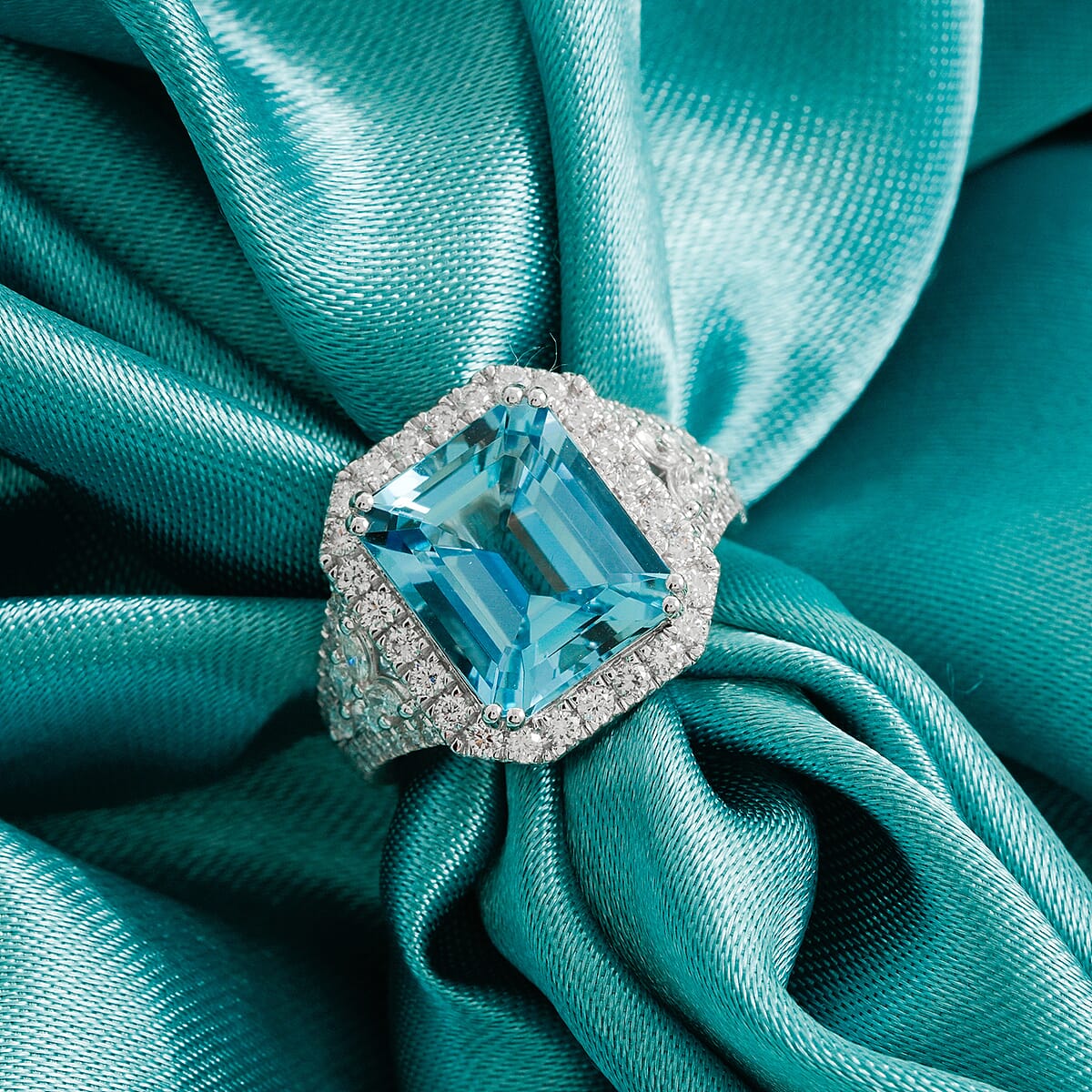 Chairman Collection Certified & Appraised Rhapsody AAAA Santa Maria Aquamarine and E-F VS Diamond 6.47 ctw Ring in 950 Platinum (Size 7.0) 11.76 Grams image number 1