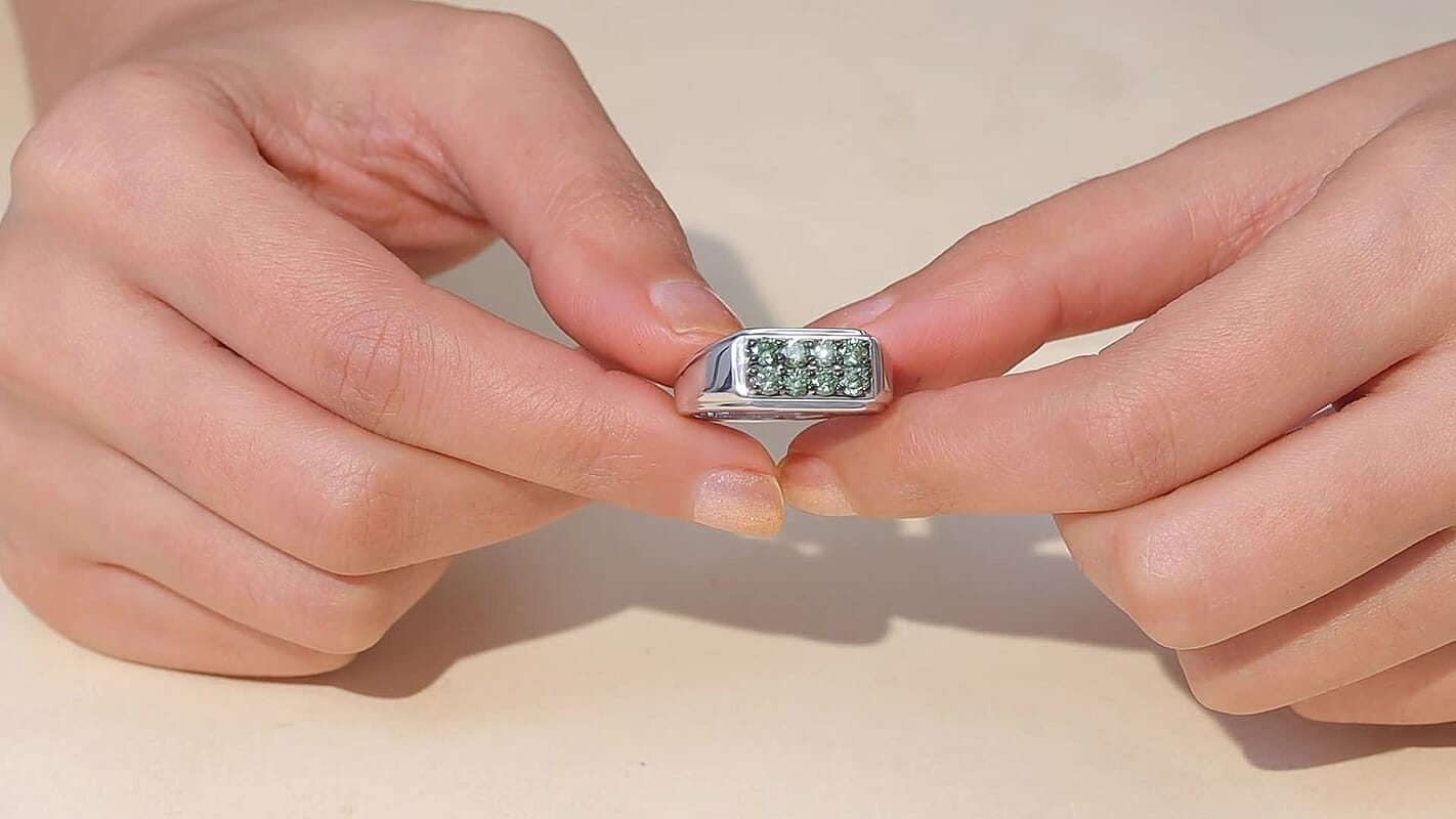 Luxuriant Lab Grown Green Diamond (IR) (SI) Regal Green Signet Men's Ring in Rhodium Over Sterling Silver (Size 10.0) 1.20 ctw