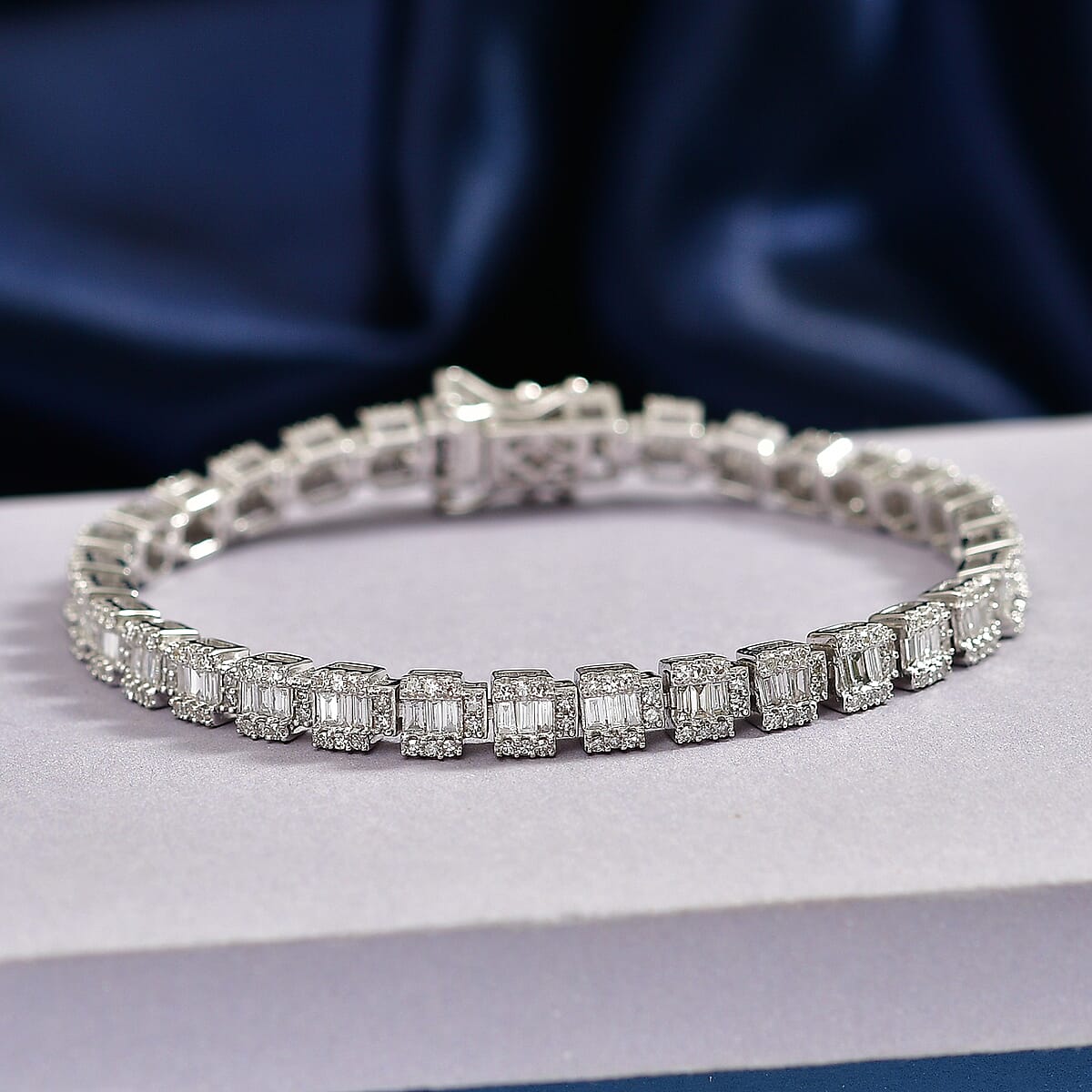 Luxuriant Lab Grown Diamond G-H SI 2.70 ctw Bracelet in Rhodium Over Sterling Silver (6.50 In) image number 1