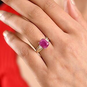Certified & Appraised 10K Yellow Gold AAA Montepuez Ruby and Luxuriant Lab Grown Diamond G-H SI 5.00 ctw Ring (Size 5.0)