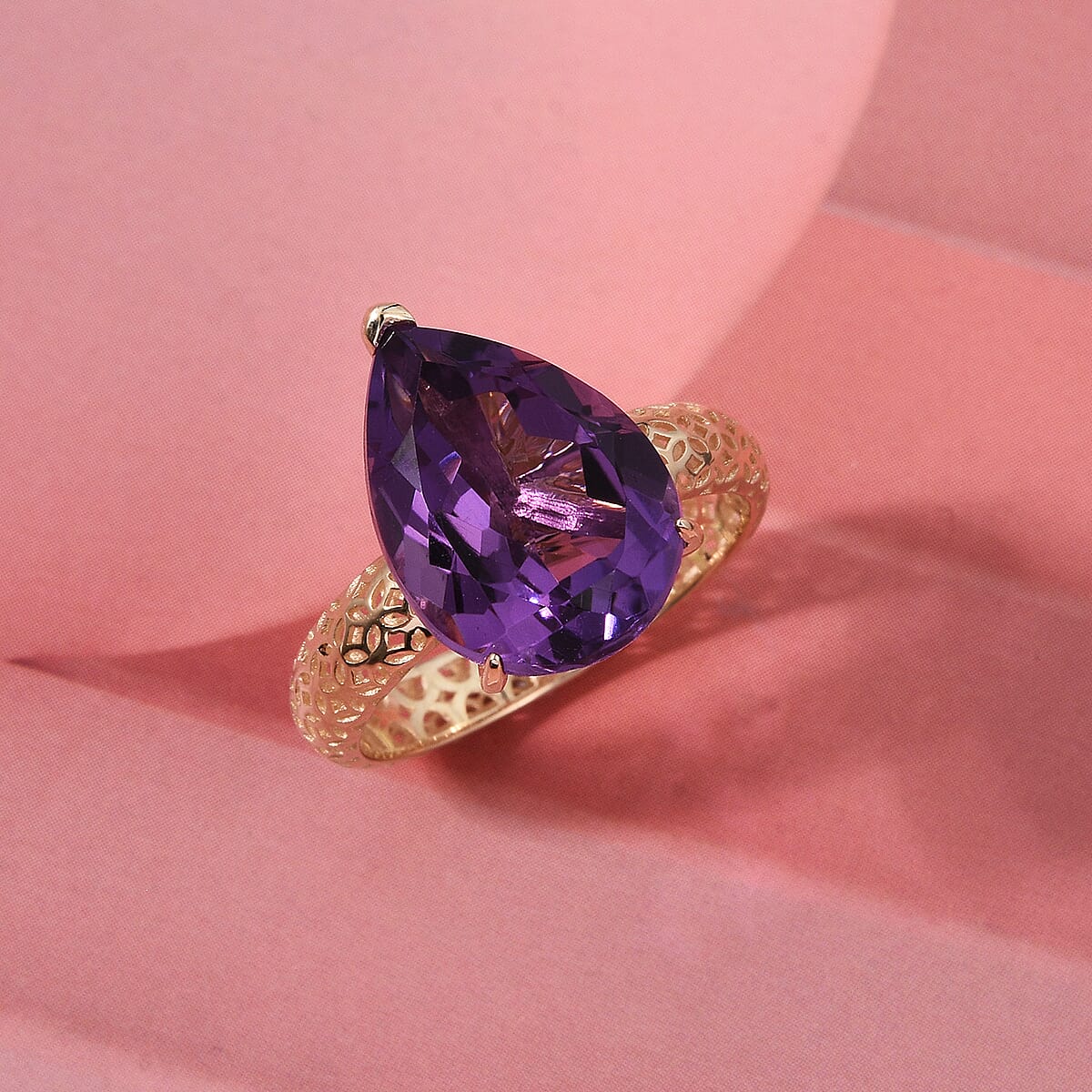 Mirage Collection Premium Lusaka Amethyst 4.90 ctw Solitaire Ring in 10K Yellow Gold (Size 6.0) image number 1