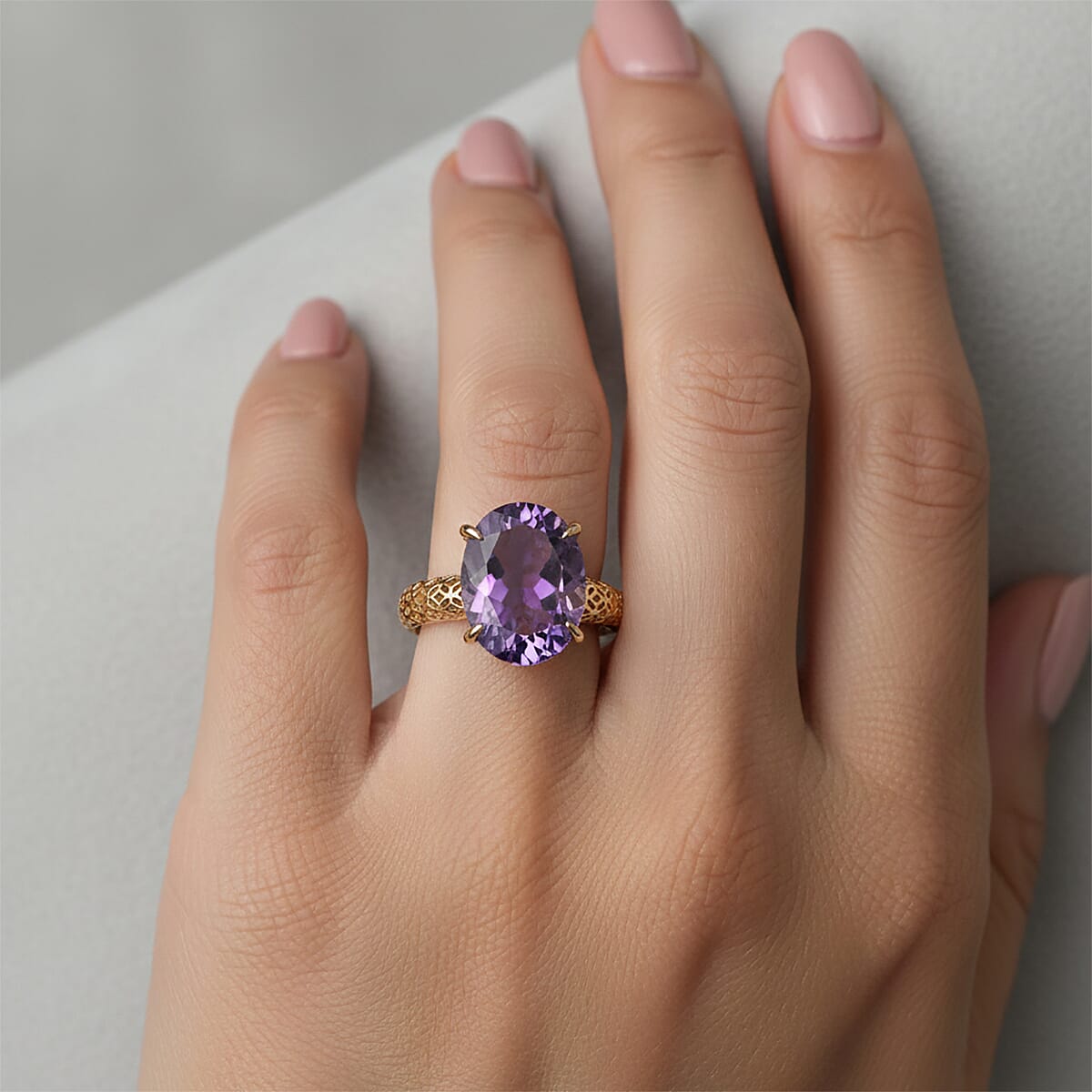 Mirage Collection Premium Lusaka Amethyst 5.20 ctw Solitaire Ring in 10K Yellow Gold (Size 9.0) image number 2