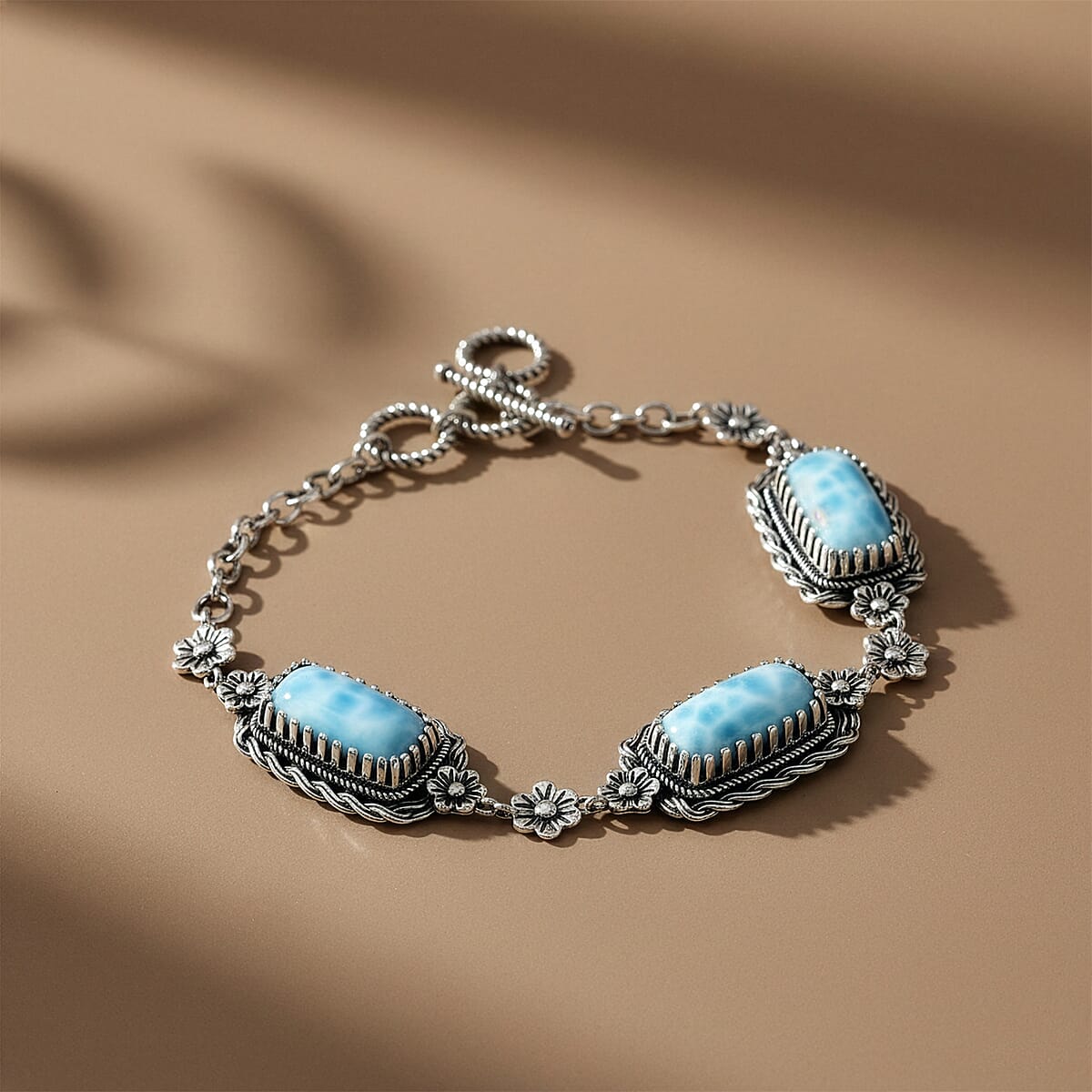 D'Joy Artisan Crafted Premium Larimar 19.70 ctw Bracelet in Sterling Silver (6.50-8.0In) image number 1