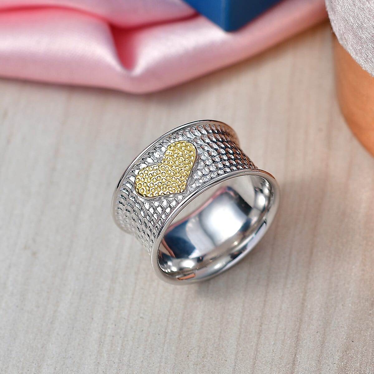 D'Joy Passport to Israel 18K Vermeil YG and Rhodium Over Sterling Silver Heart Ring (Size 8.0) 5.75 Grams image number 1