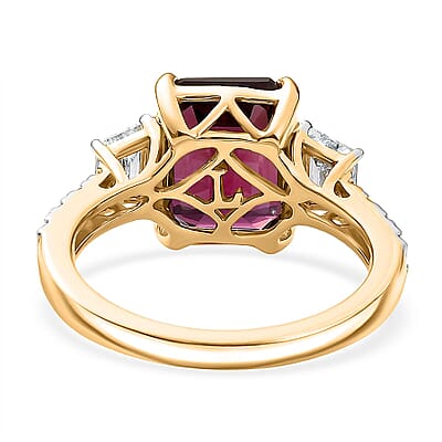 Certified & Appraised 10K Yellow Gold AAA Malawi Magenta Garnet, Luxuriant Lab Grown Diamond (G-H, SI) Ring (Size 5.0) 5.45 ctw