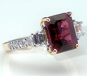 Certified & Appraised AAA Malawi Magenta Garnet and Luxuriant Lab Grown Diamond G-H SI 5.45 ctw Ring in 10K Yellow Gold (Size 7.0)