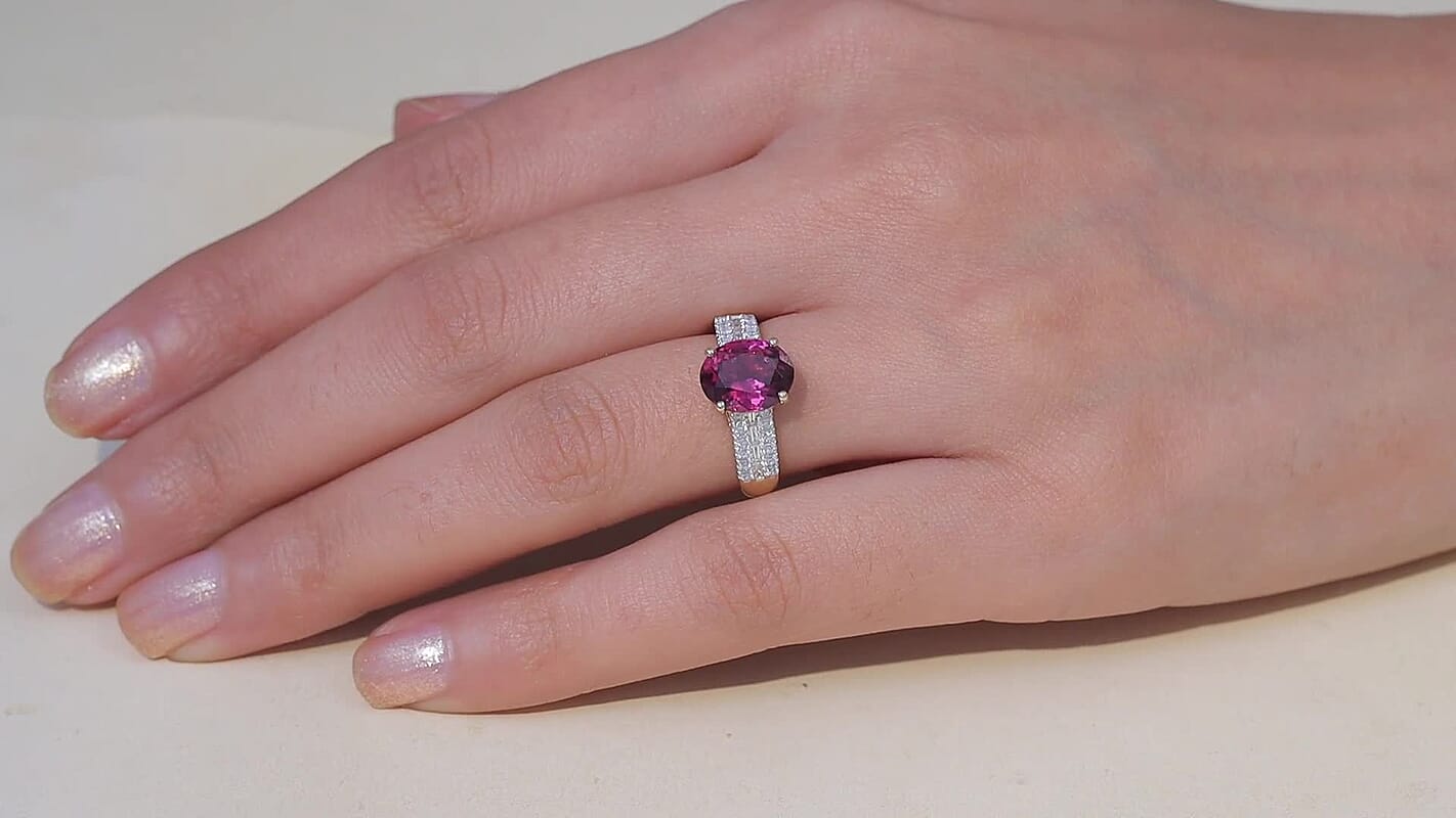AAA Malawi Magenta Garnet and Luxuriant Lab Grown Diamond G-H SI 3.78 ctw Ring in 10K Yellow Gold