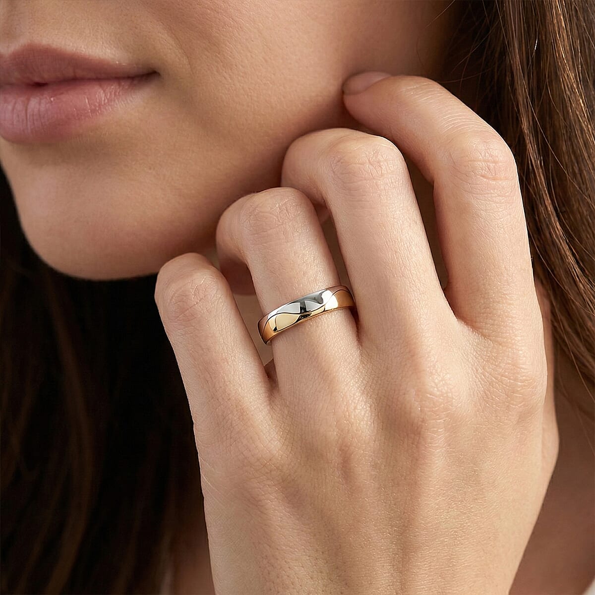 Luxoro 10K White and Yellow Gold Wave Dual Elegance Band Ring (Size 9.0) (4.35 g) image number 2