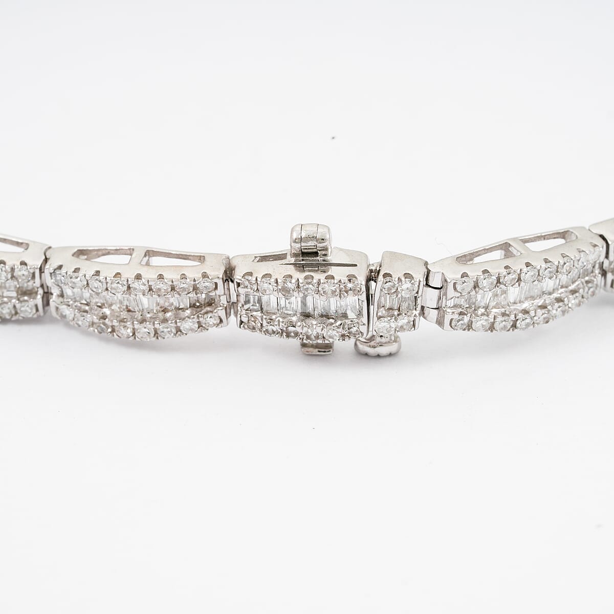 Luxuriant Lab Grown Diamond G-H SI 4.00 ctw Beaded Bracelet in Rhodium Over Sterling Silver (7.50 In) image number 3