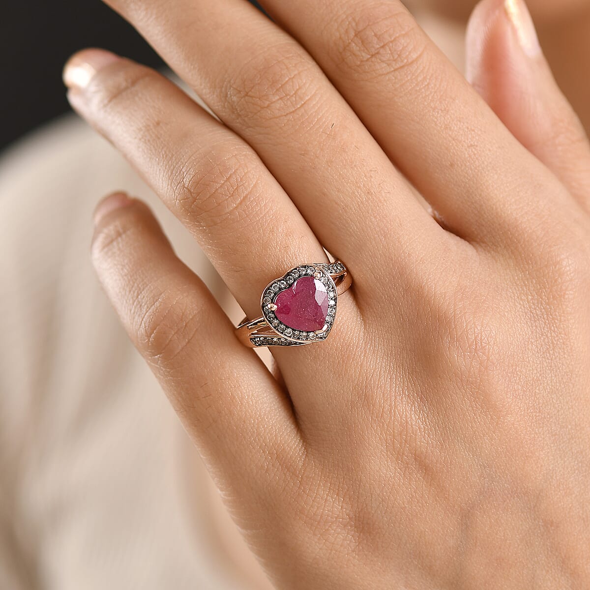 D'Joy Premium Niassa Ruby (FF), Champagne Zircon Bloodline Heart Ring in 18K Vermeil RG Over Sterling Silver (Size 10.0) 4.20 ctw image number 2