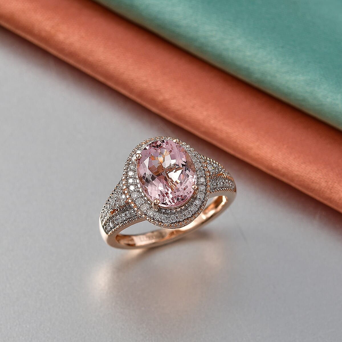 Luxoro Premium Pink Morganite and Diamond I2 2.90 ctw Rose Temptation Ring in 10K Rose Gold (Size 6.0) image number 1