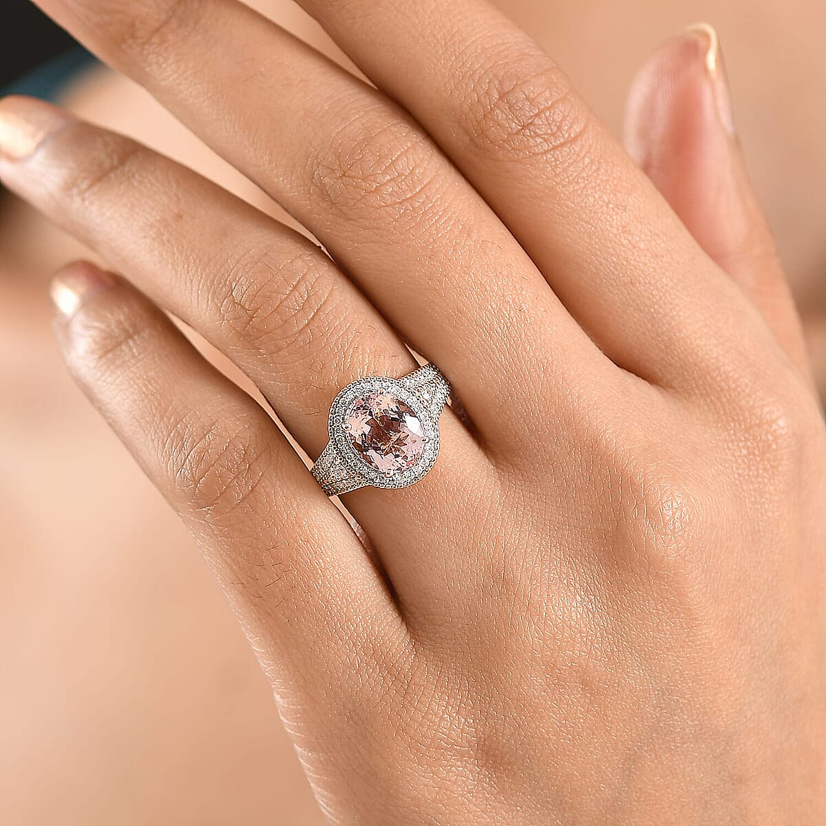 Luxoro Premium Pink Morganite and Diamond I2 2.90 ctw Rose Temptation Ring in 10K Rose Gold (Size 9.5) image number 2