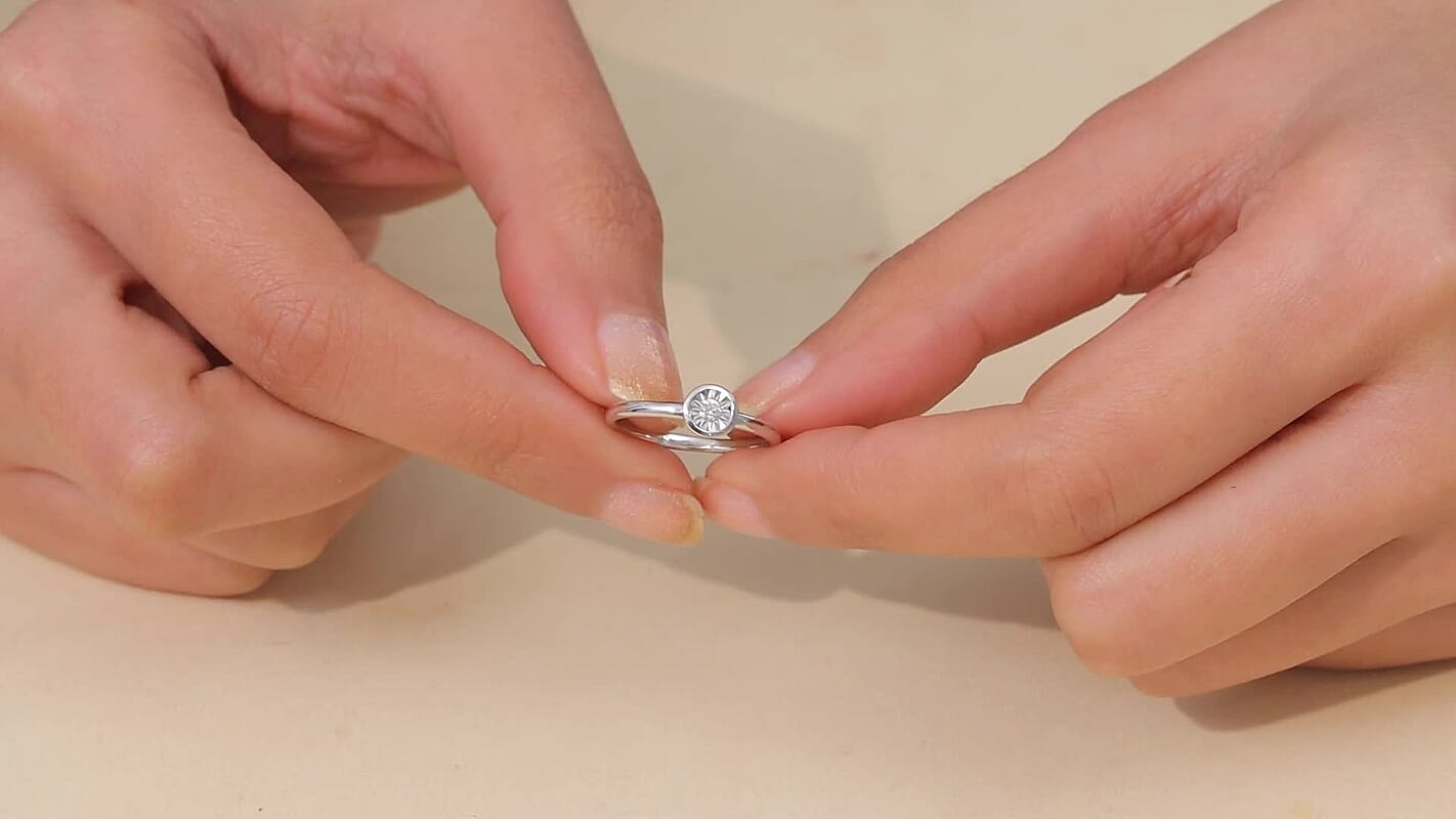 Luxuriant Lab Grown Diamond (G-H, SI) Ring in Rhodium Over Sterling Silver (Size 7.0) 0.10 ctw