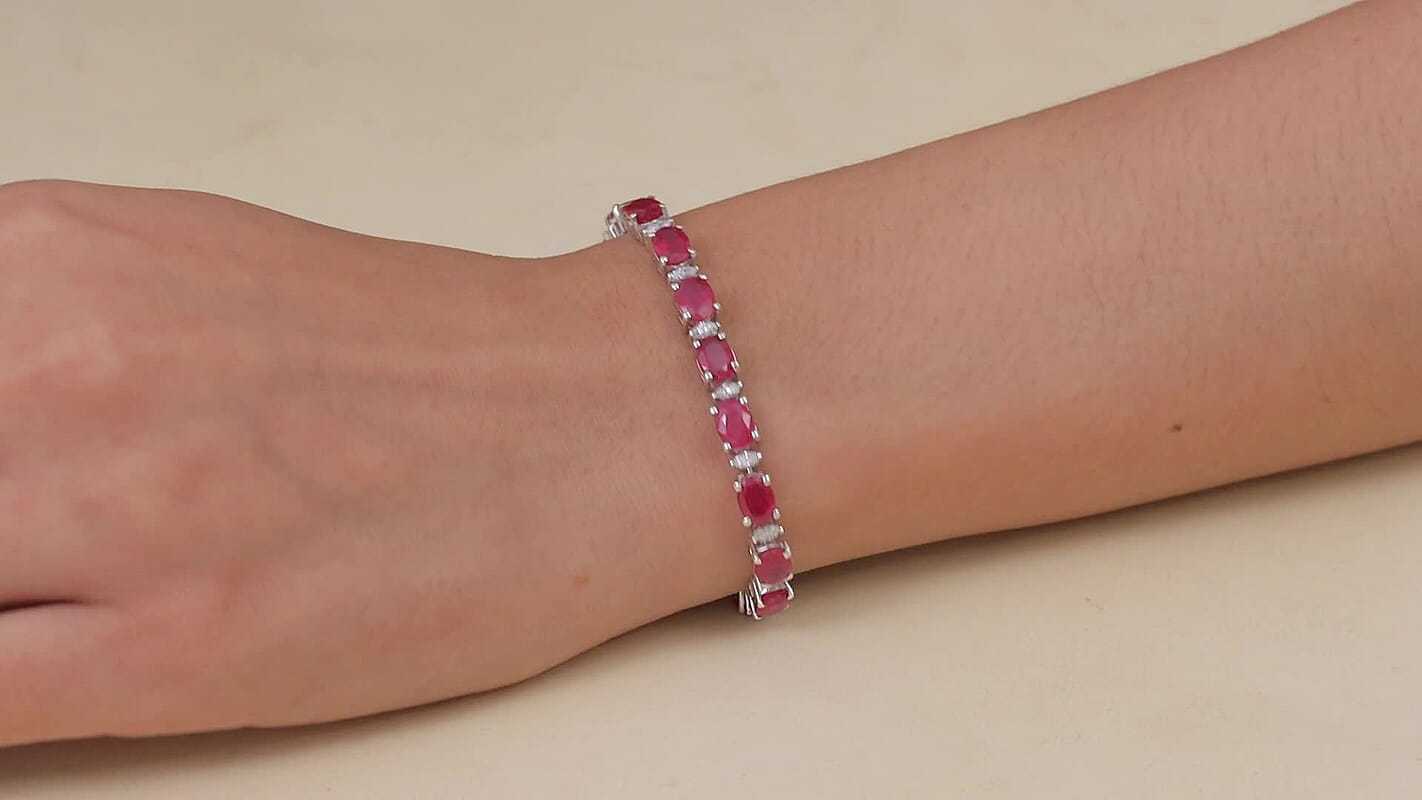 D'Joy Premium Niassa Ruby (FF), Moissanite Red Reign Line Bracelet in Rhodium Over Sterling Silver (7.25 In) 23.15 ctw