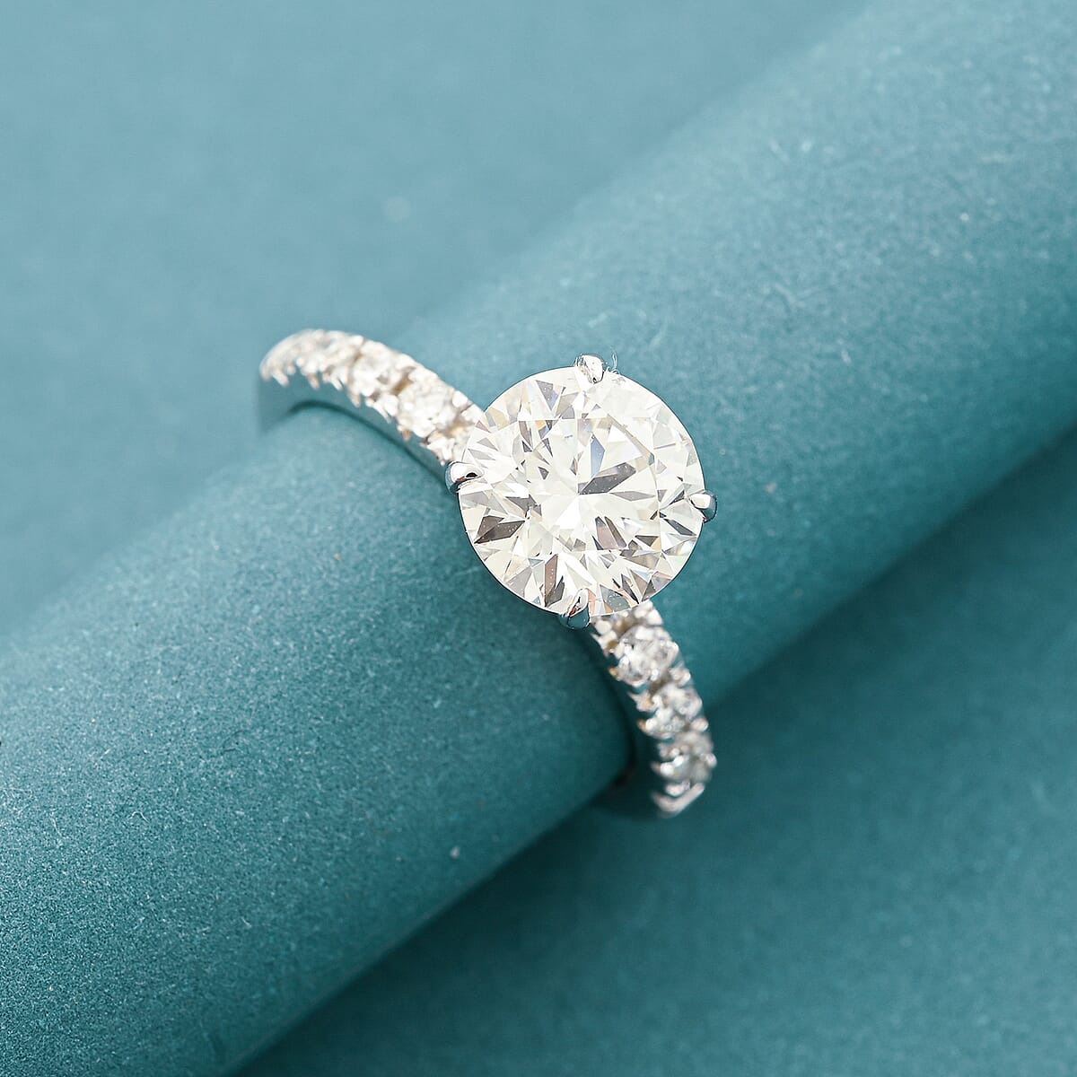 Luxuriant Lab Grown Diamond G VS 2.57 ctw Ring in 14K White Gold (Size 8.0) image number 1