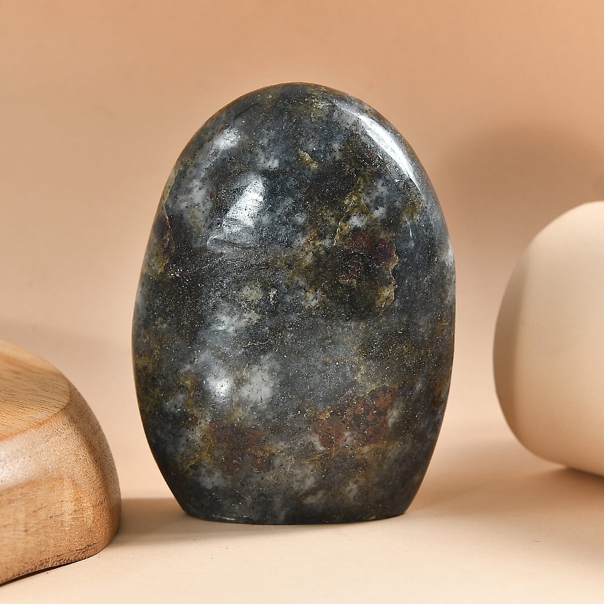 Malagasy Labradorite Freeform 711.00 ctw image number 1