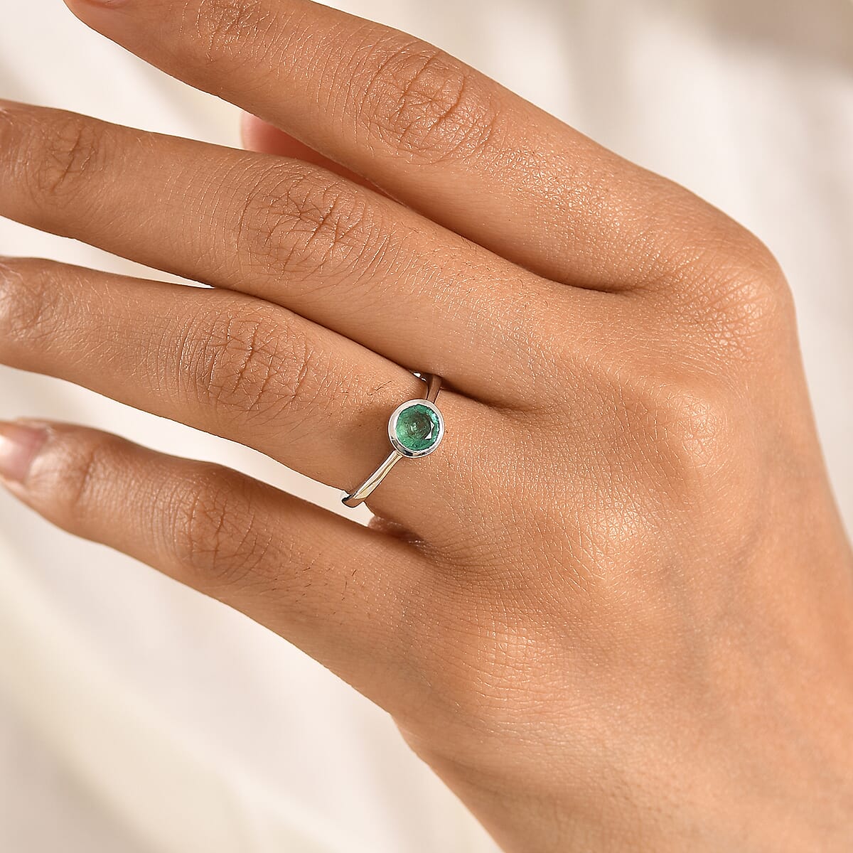 D'Joy Kagem Zambian Emerald 0.85 ctw Ring in Rhodium Over Sterling Silver (Size 10.0) image number 2